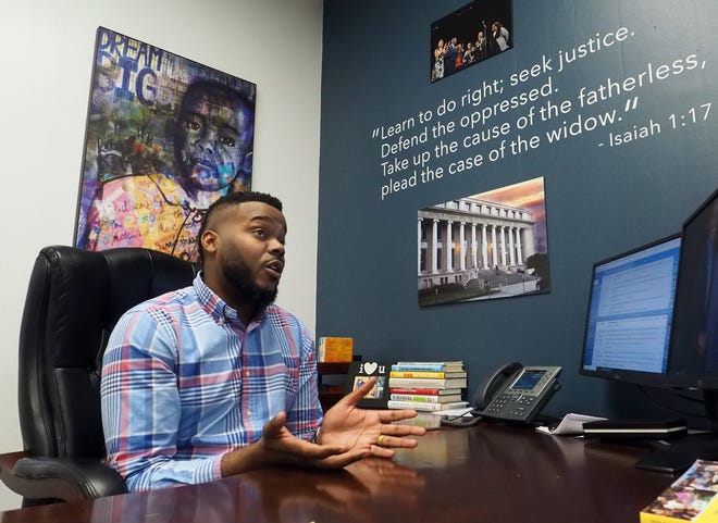 01/17/2020

Stockton Mayor Michael Tubbs talks about the Universal basic income (UBI) that 125 families are participating in Stockton.

Xxx Stockton Ubi 43 Jpg Usa Ca